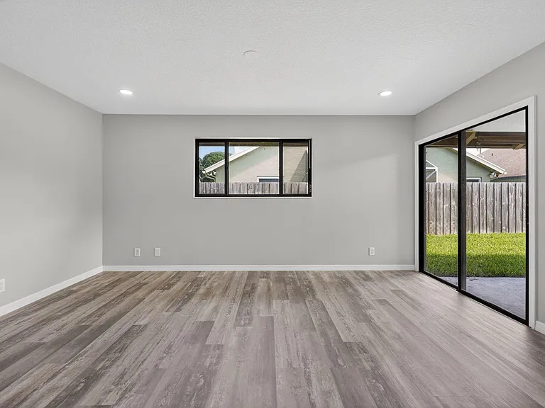 6119 Mullin St — Photo 16