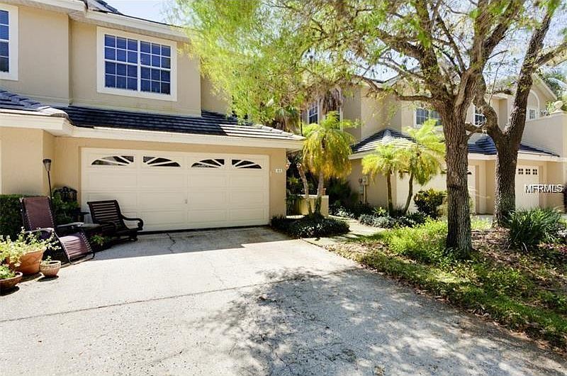 1st image of 414 Date Palm Ct NE