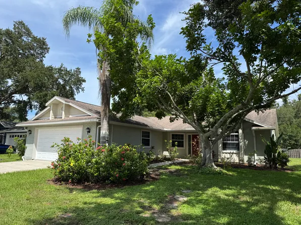 4750 Hamlets Grove Dr, Sarasota, FL 34235