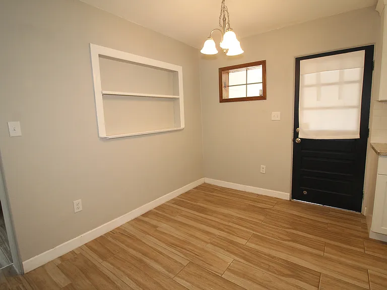 207 Lake View Dr — Photo 5
