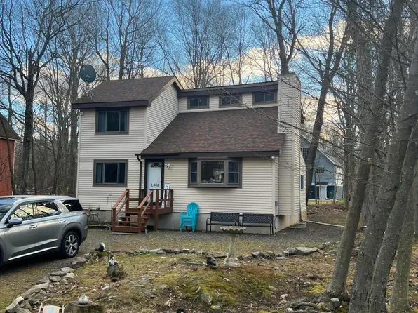 2631 Foxledge Dr, Tobyhanna, PA 18466