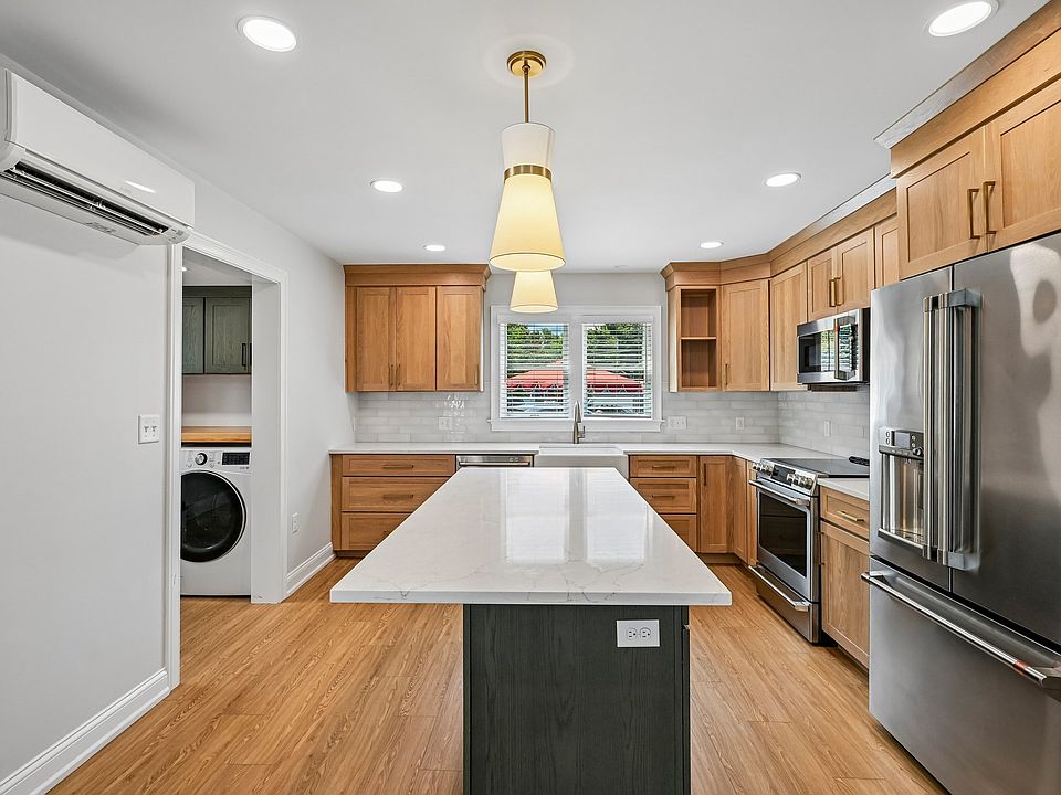 1st image of 463 Fulton St #R
