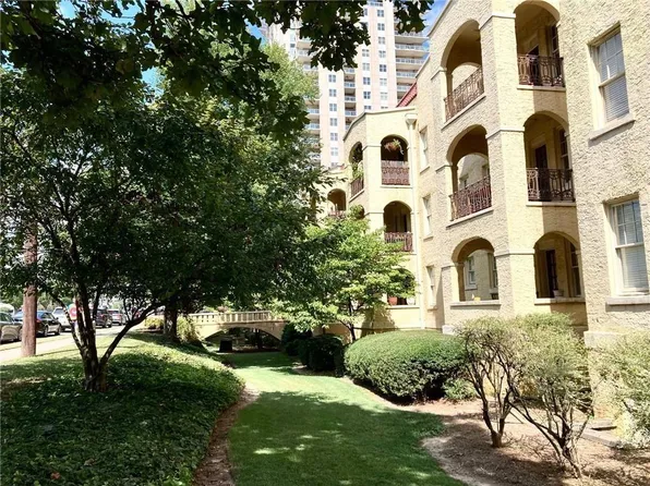 2855 Peachtree Rd NE APT 114, Atlanta, GA 30305