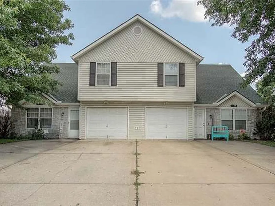 1108 SW Ephraim Dr