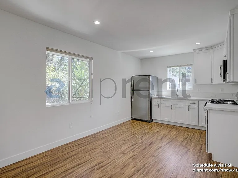 1917 Hyperion Ave — Photo 3