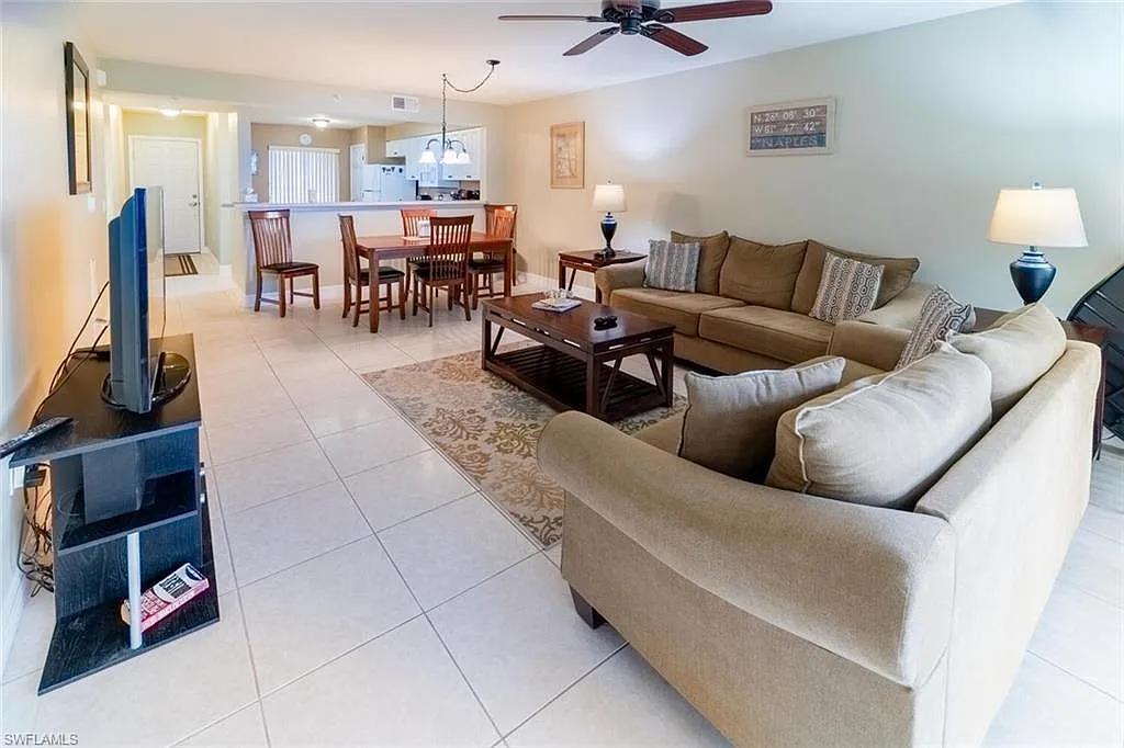 2 bed, 2.0 bath, 1184 sqft, $4,500 — Photo 3