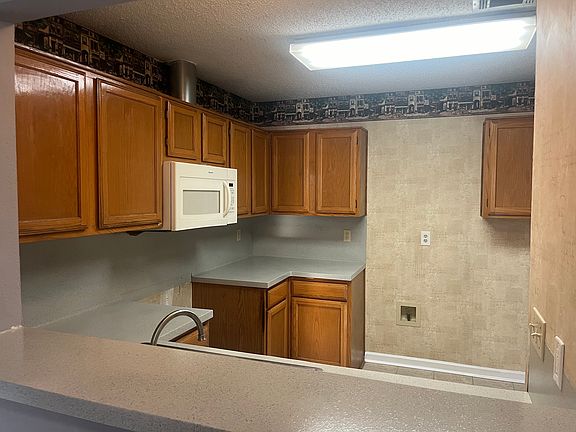4th image of 9919 Plainfield Dr