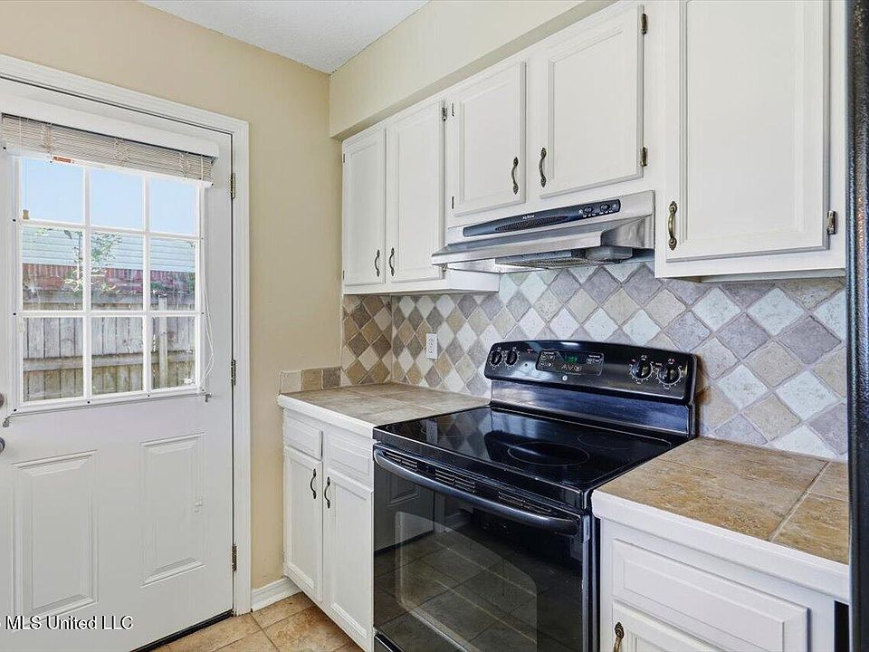 13th image of 3687 Flynn Dr