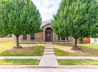 601 Tracy Dr, Azle, TX 76020