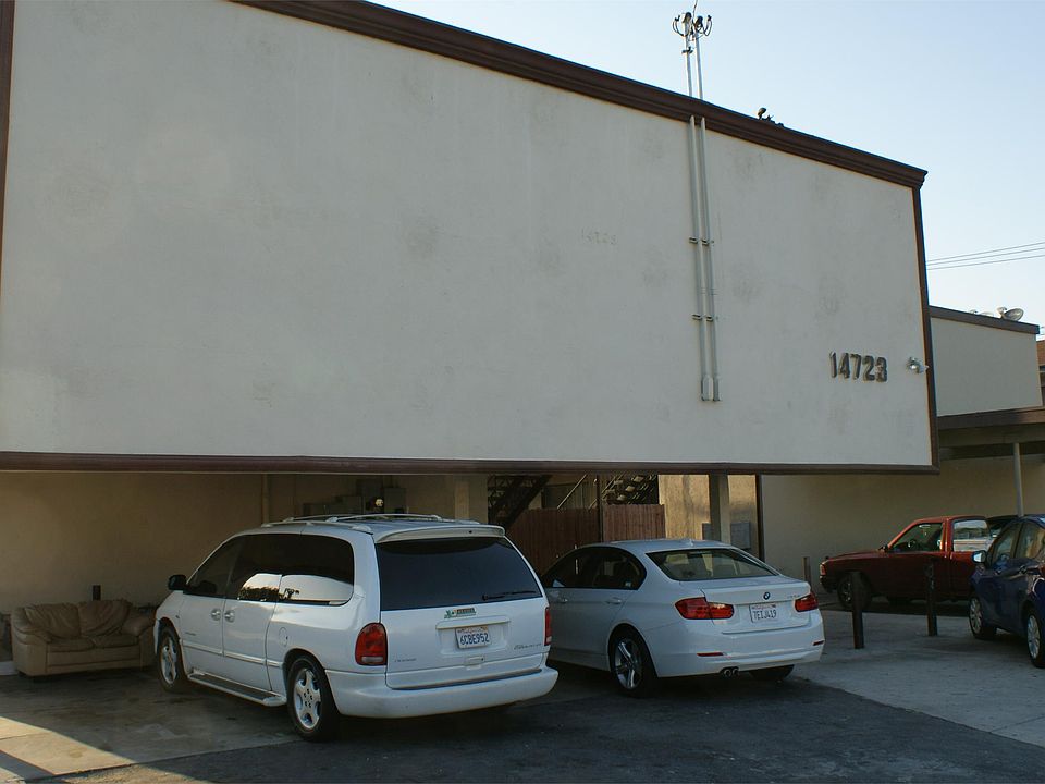1st image of 14723 S Berendo Ave APT 1