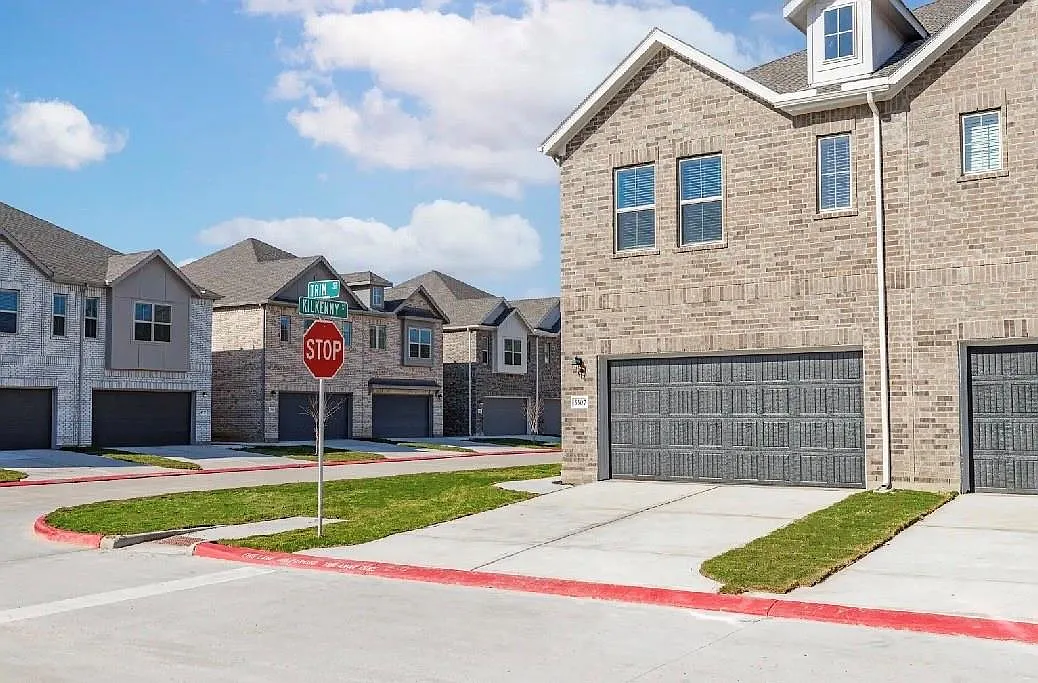 3 bed, 2.5 bath, 1770 sqft, $2,250 — Photo 2