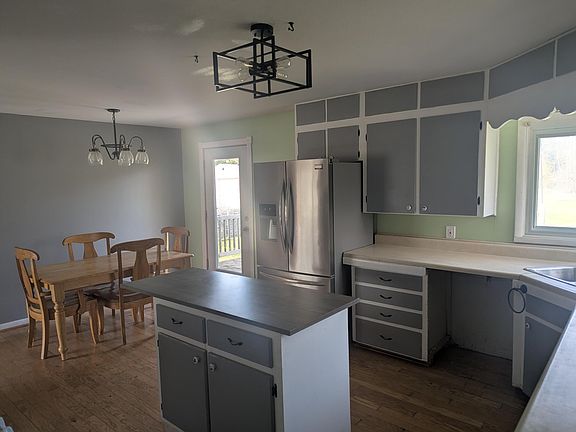 3rd image of 3352 French Rd