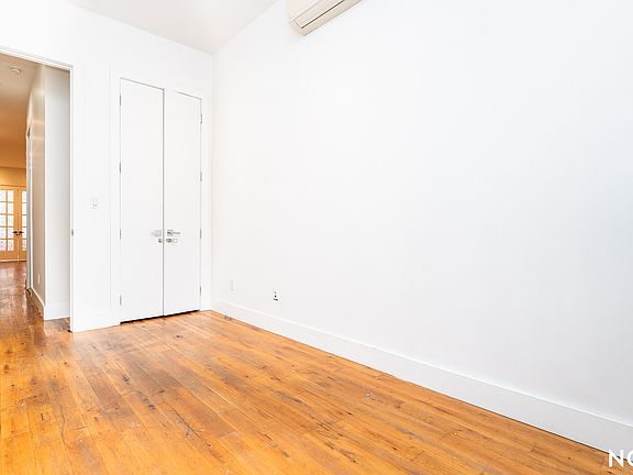 5th image of 184 Suydam St APT 1L