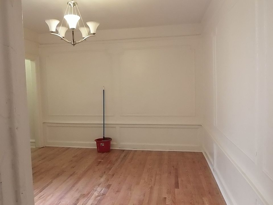 2nd image of 301 E 23rd St APT 3A