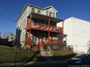 90 Barker St, Hartford, CT 06114
