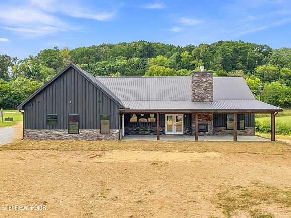 5th image of 770 Rock Hill Rd