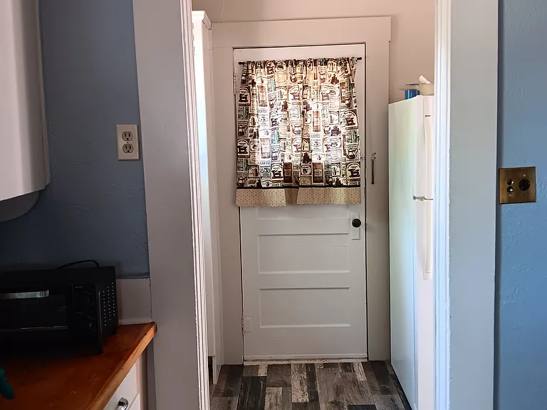 413 Pardee Ave — Photo 6