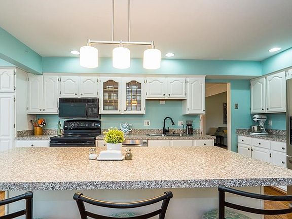 2nd image of 5457 Woodbridge Ln