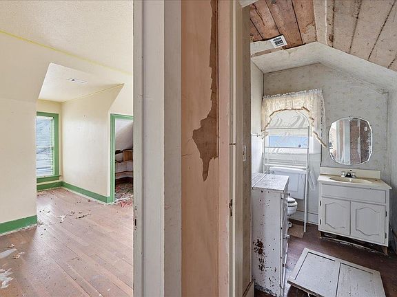 4th image of 275 Thomas Rd