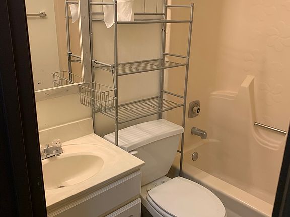 4th image of 5271 S Oakwood Dr #5271