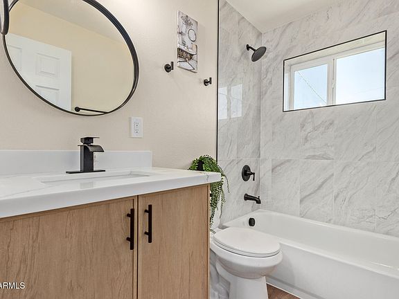 5th image of 2211 W MITCHELL Drive