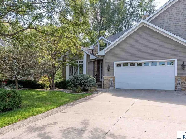 121 Viking Ct, Mankato, MN 56001