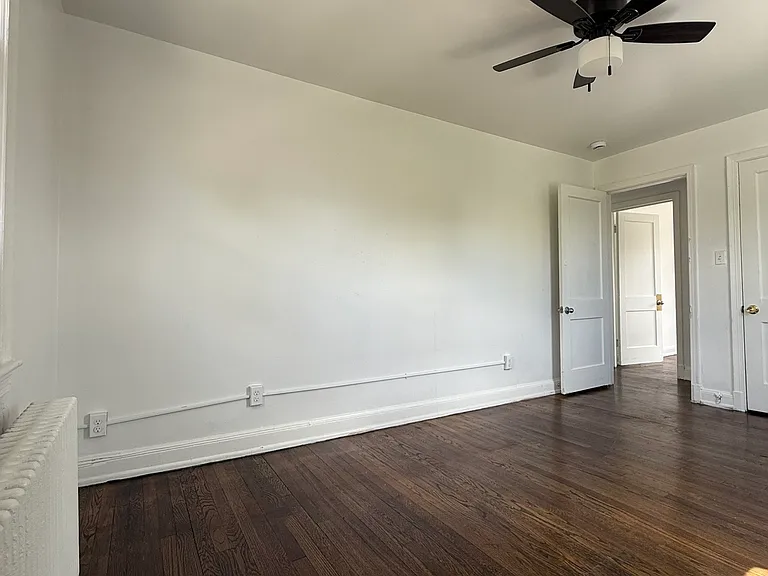 2425 E St NE #4 — Photo 9