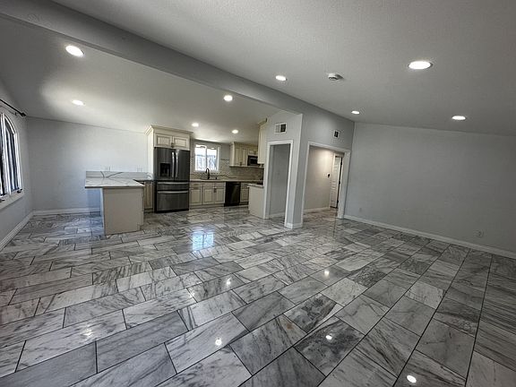 4th image of 9622 Stonybrook Dr