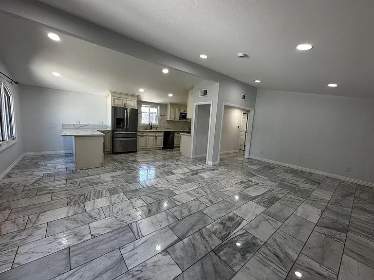 9622 Stonybrook Dr — Photo 4