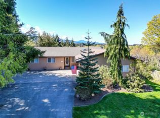 318 View Ridge Dr, Port Angeles, WA 98362