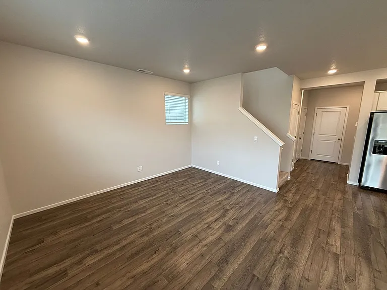 4833 Thyme Ave NE — Photo 2