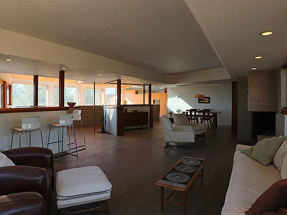 2nd image of 183 El Corto
