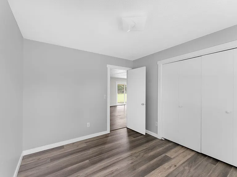 433 S Troy Ave — Photo 22
