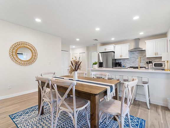 4th image of 3216 S Lakeview Cir #5205