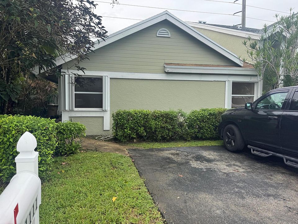 1st image of 1111 SW 111th Way