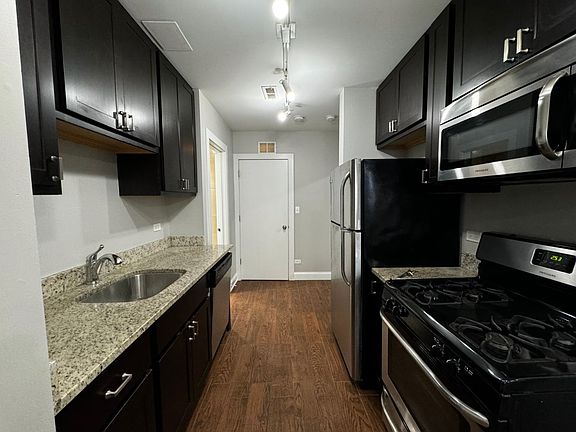 5th image of 5400-02 N Winthrop Ave