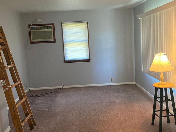 4th image of 109 N Parls St #1
