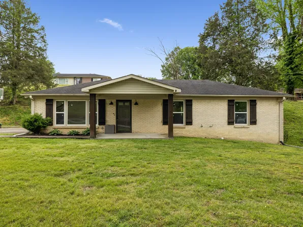 514 College Ave E, Carthage, TN 37030