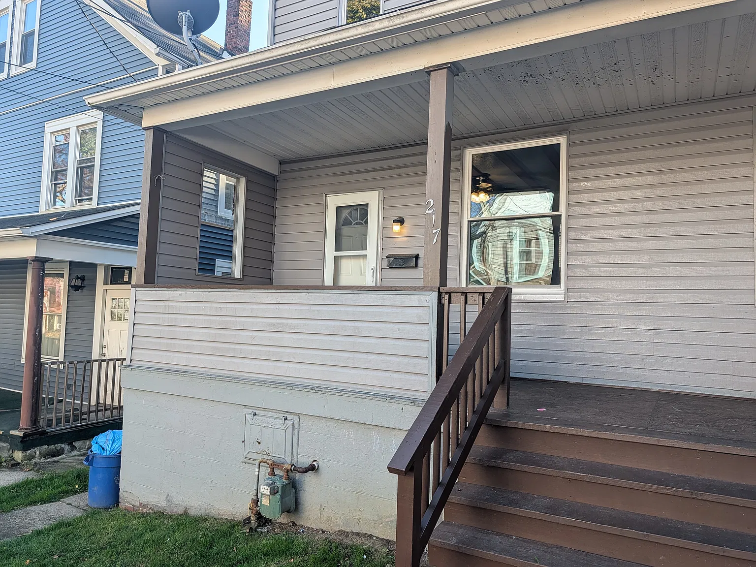 3 bed, 1200 sqft, $825 — Photo 2
