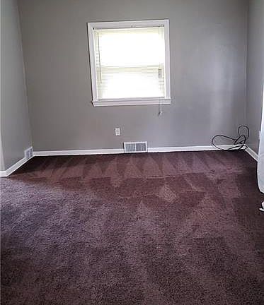 5th image of 248 Bowmanville St