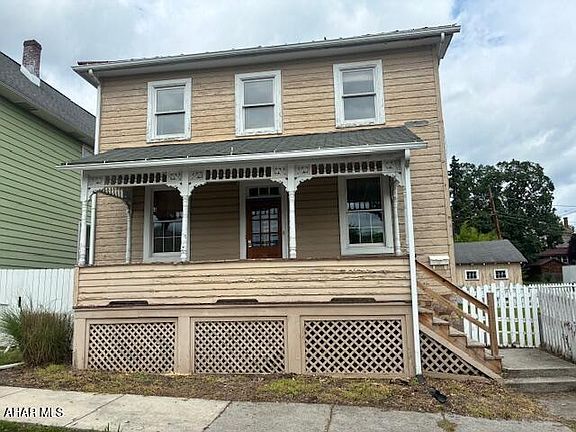 3rd image of 915 Church St