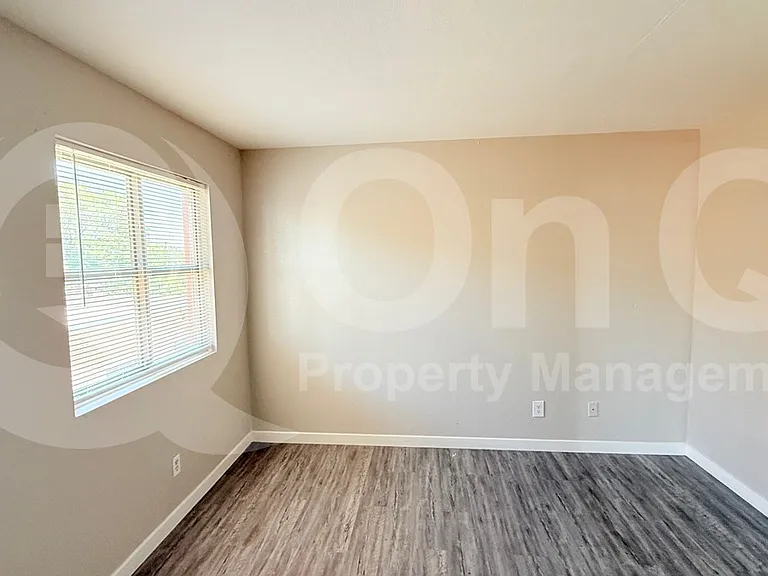 2145 W Mariposa St #201 — Photo 6