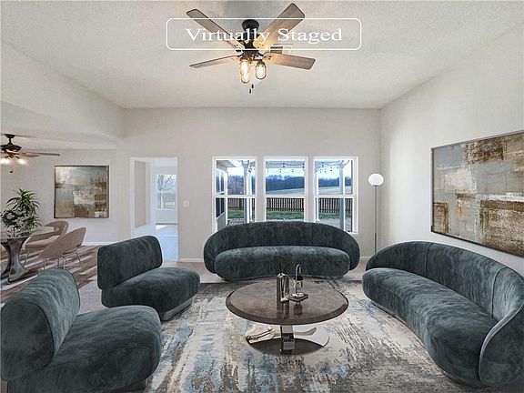 2nd image of 811 N Cloverdale Ct