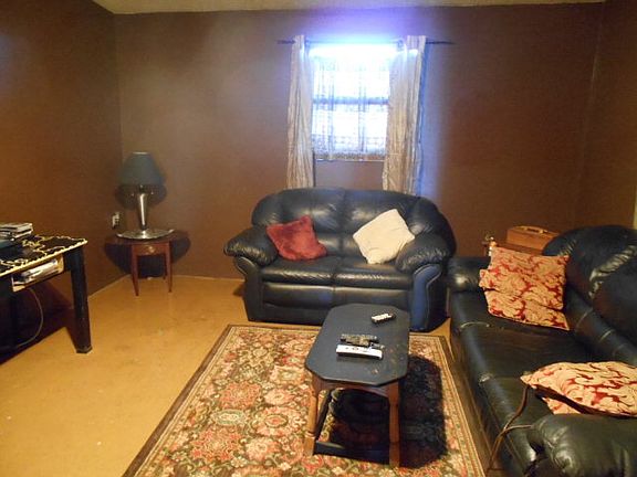 5th image of 3638 N Cypress Ave