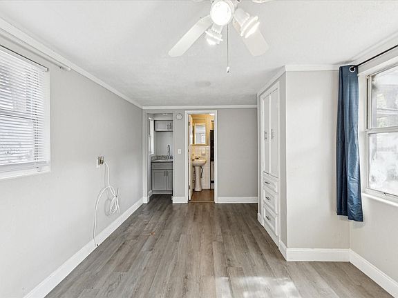5th image of 705 3rd Ave NE Unit 2