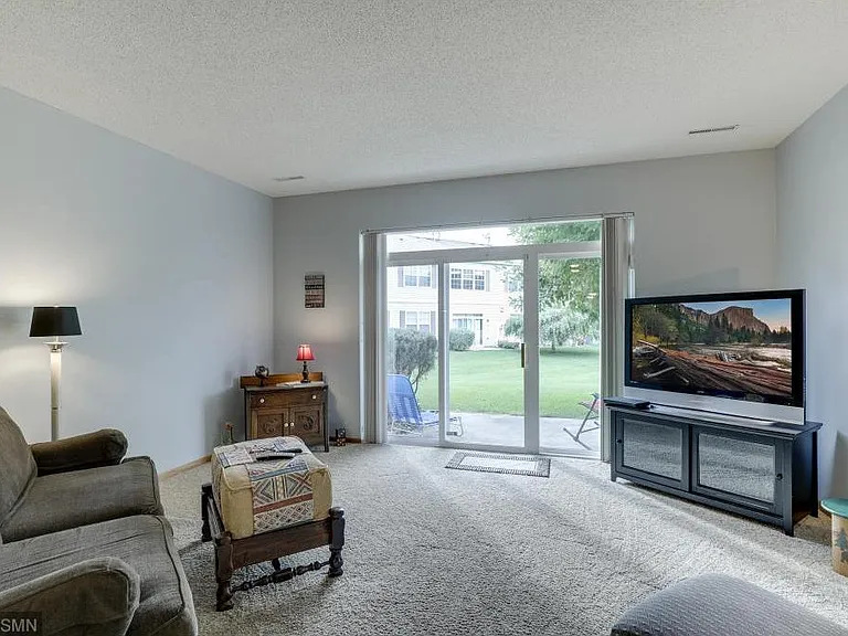 651 Providence Dr — Photo 6