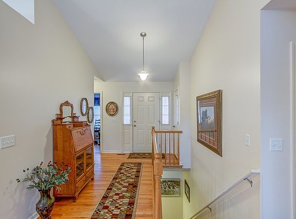 2nd image of 613 Yorkshire Dr