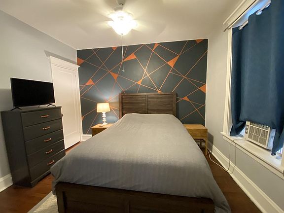 2nd image of 718 W Waveland Ave APT 2S