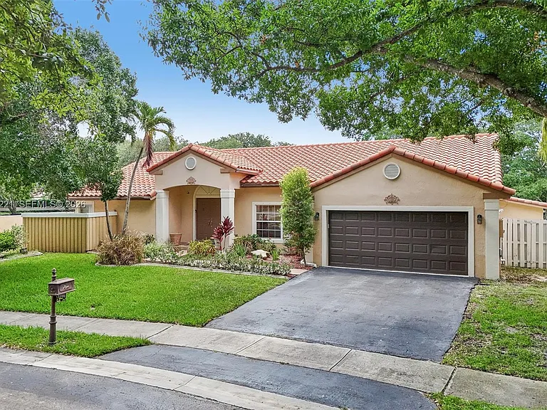 13100 NW 11th Dr — Photo 1