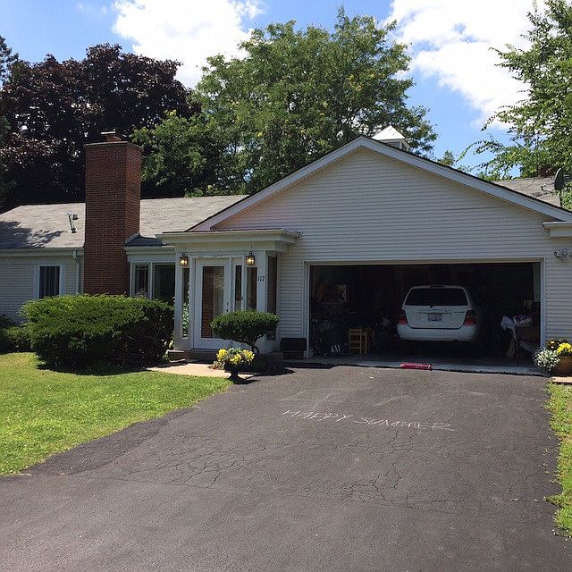 1st image of 117 Sterling Ln